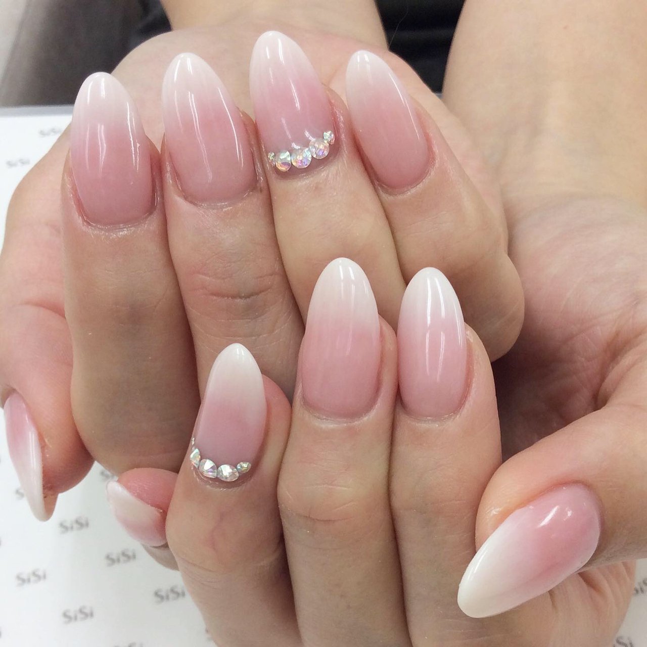 夏 オールシーズン ブライダル パーティー ハンド Nailsalon Sisi ネイルサロンシシ 東銀座のネイルデザイン No ネイルブック