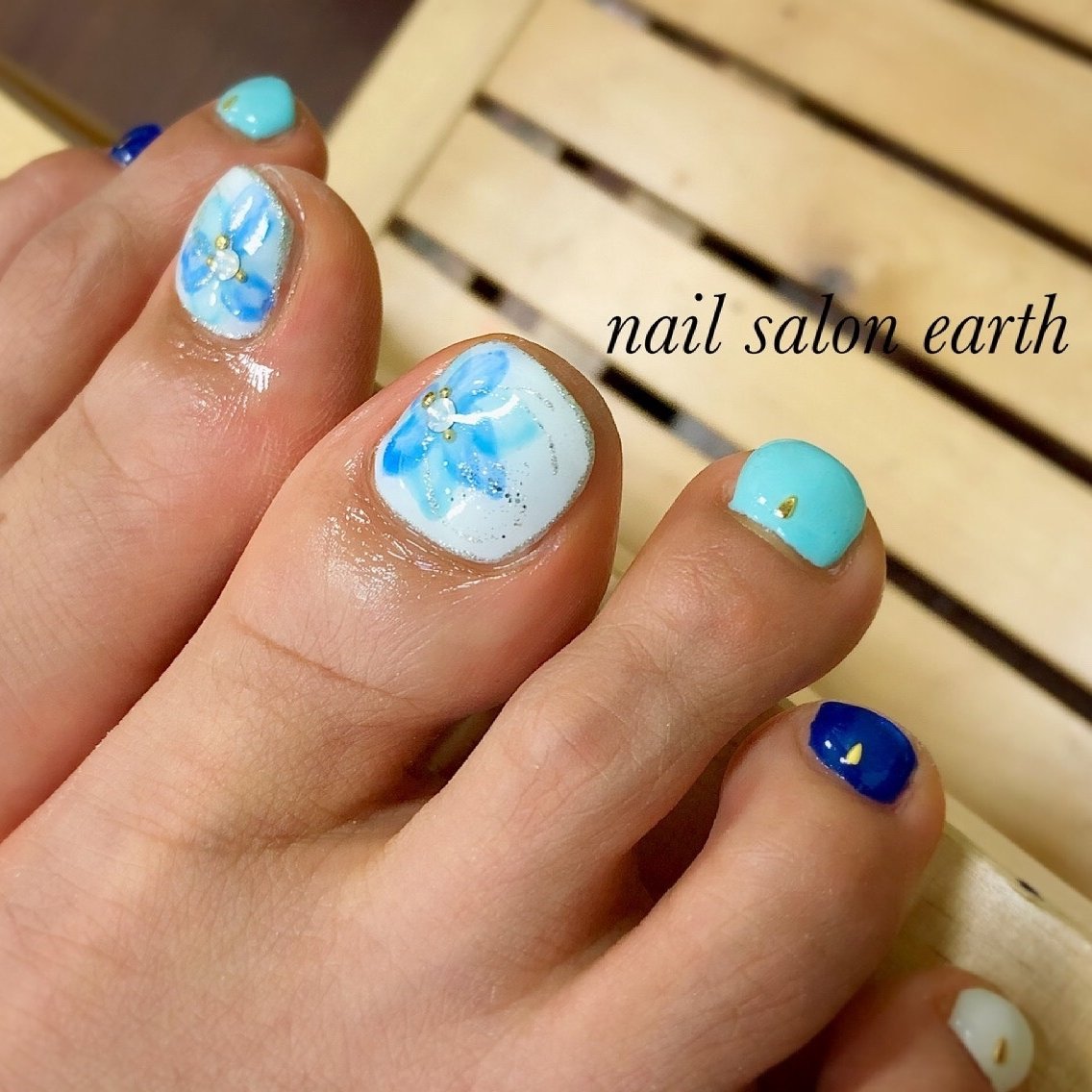 夏 梅雨 海 フット フラワー Nailsalon Earthのネイルデザイン No ネイルブック