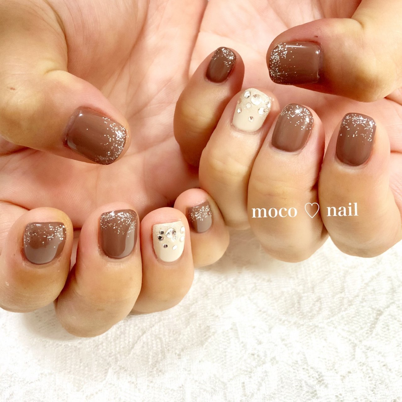 ハンド ビジュー ラメ ワンカラー ベージュ Moco Nailのネイルデザイン No ネイルブック