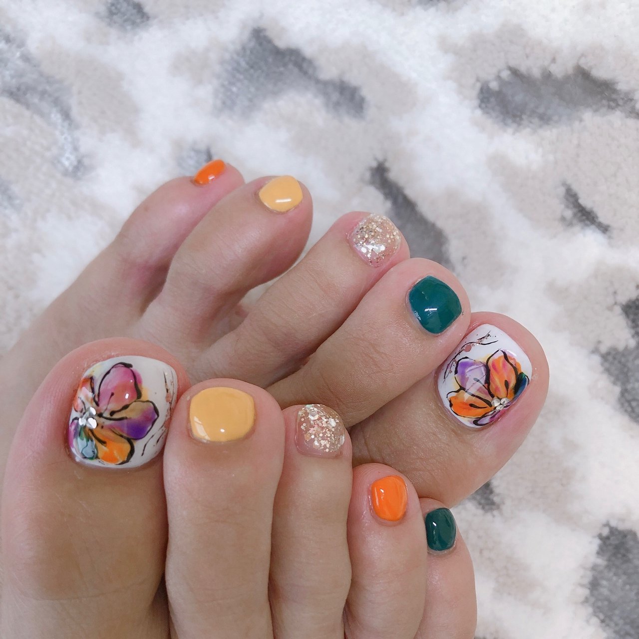 ホワイト イエロー グリーン Flowerネイル Minimodel Jp R R5pnyq0 のネイル デザイン No ネイルブック