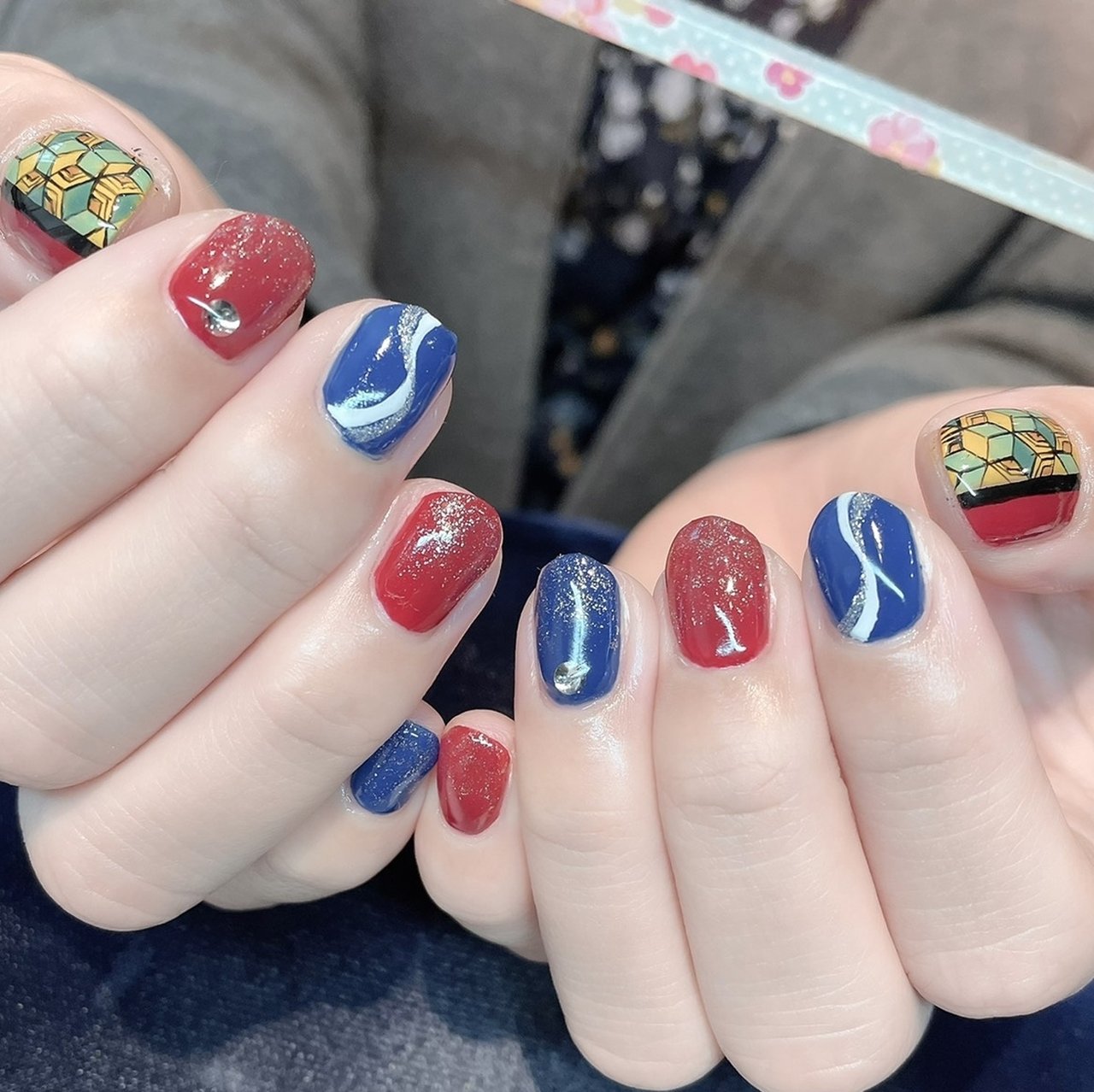 ハンド ラメ 痛ネイル 和柄 ショート みみのネイルデザイン No ネイルブック