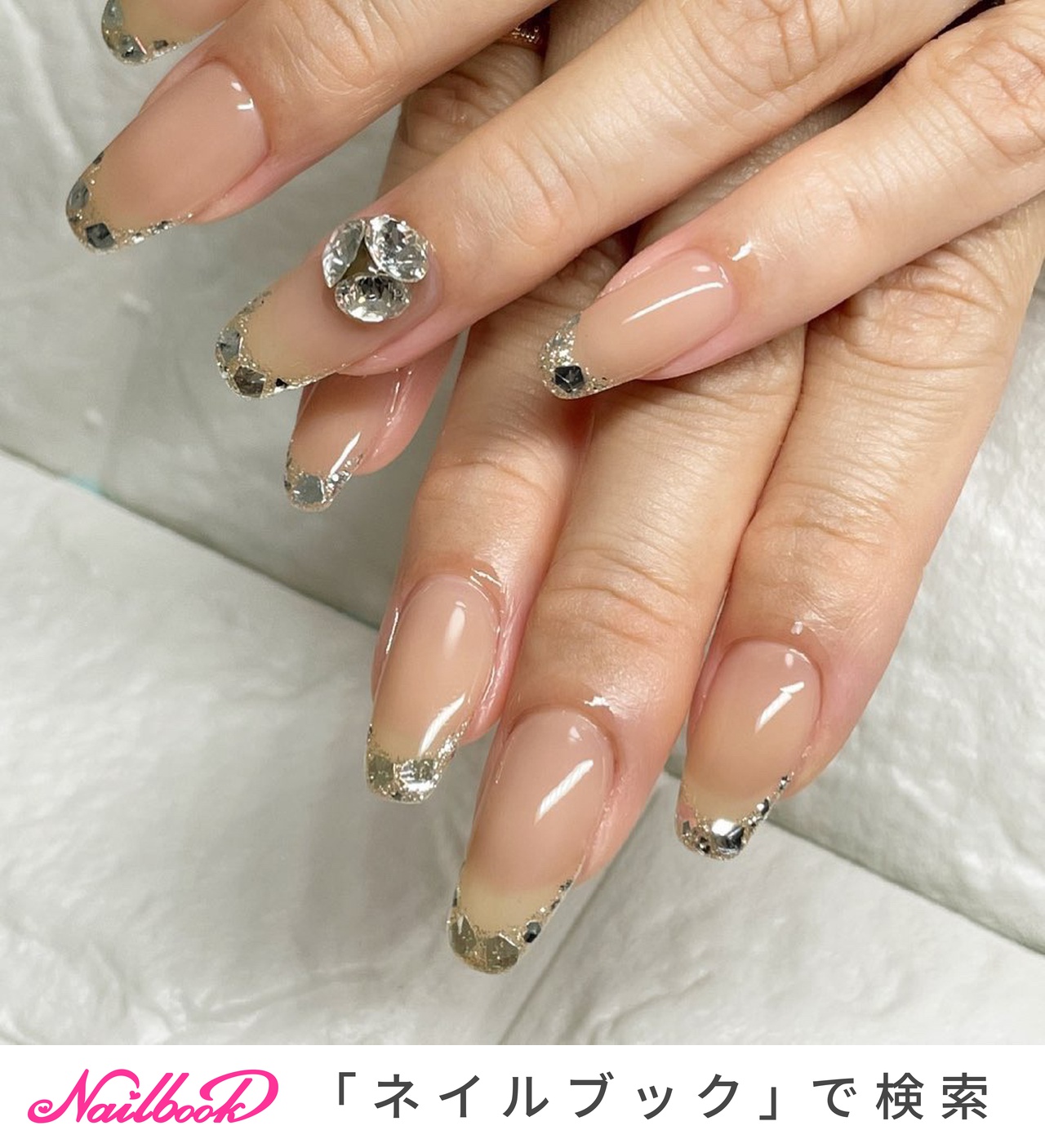 変形フレンチ ラメ Vカットストーンのネイルデザイン ネイルブック