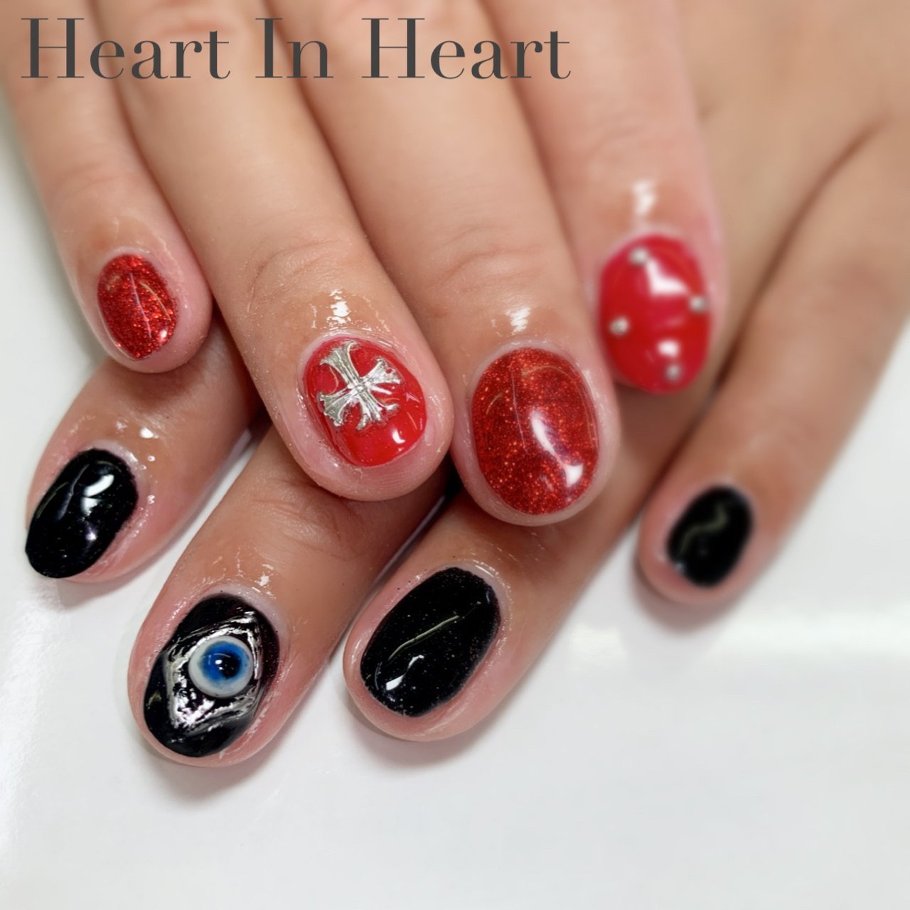 ライブ ハロウィン ハンド ラメ ロック Heart In Heartのネイルデザイン No ネイルブック