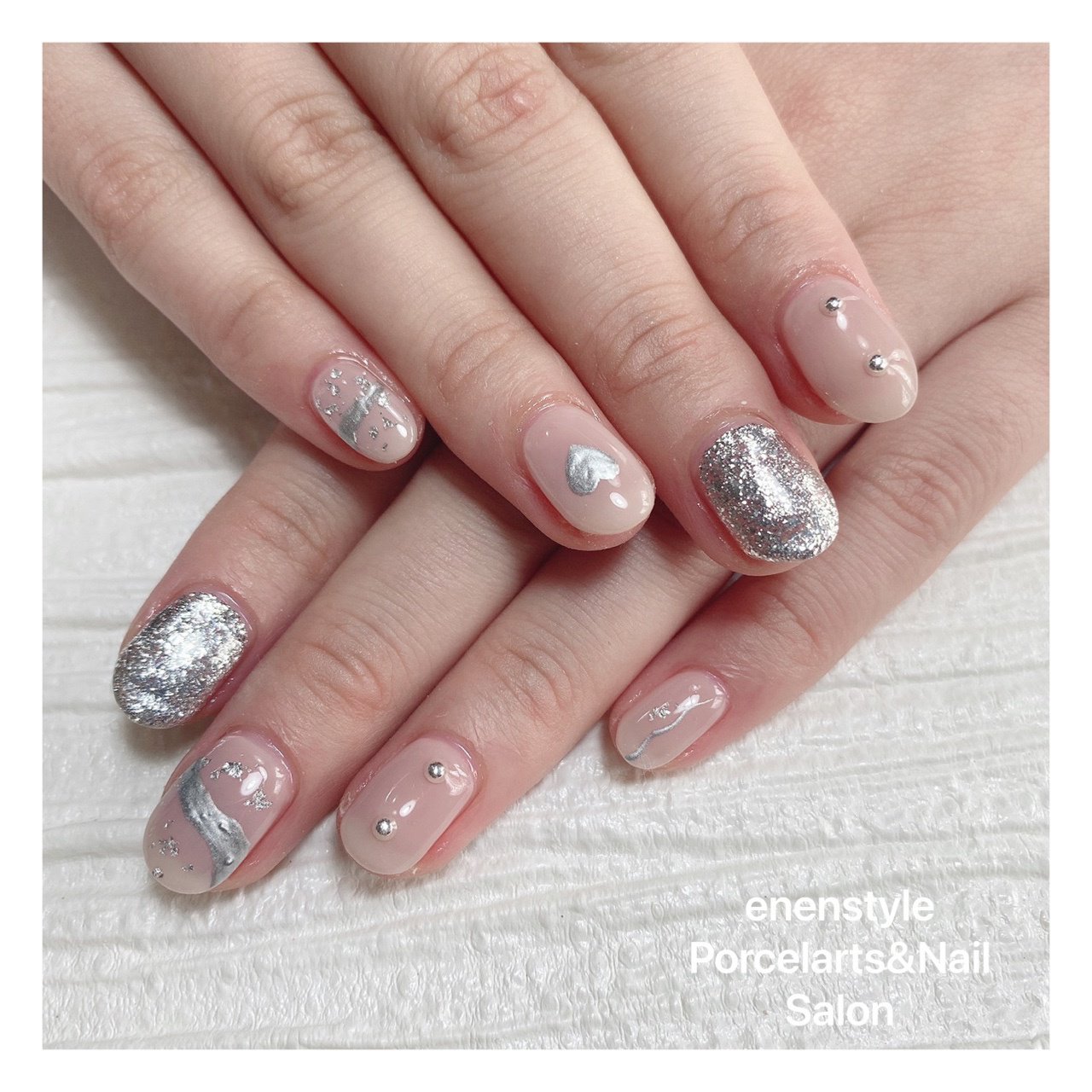 ラメ ハート ピンク シルバー Enenstyle Porcelarts Nail Salonのネイルデザイン No ネイルブック