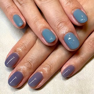 グレー アシンメトリーネイルのネイルデザイン ネイルブック