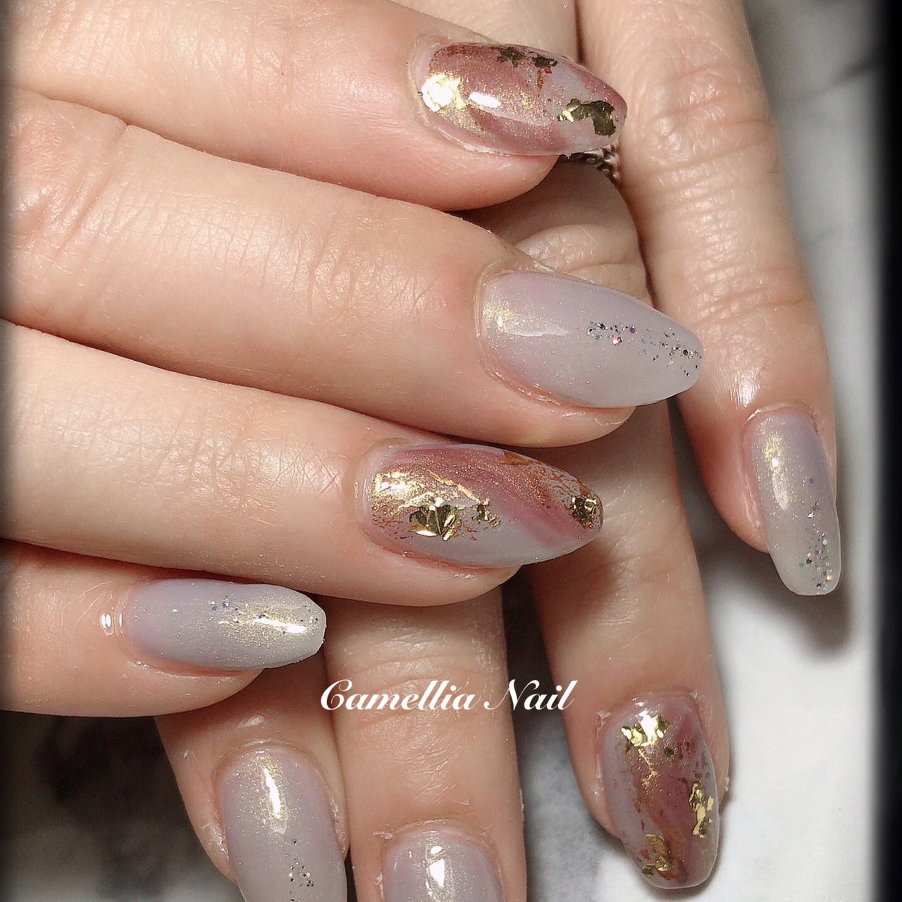 オールシーズン ハンド ニュアンス ミディアム ブラウン Camellia Nailのネイルデザイン No ネイルブック