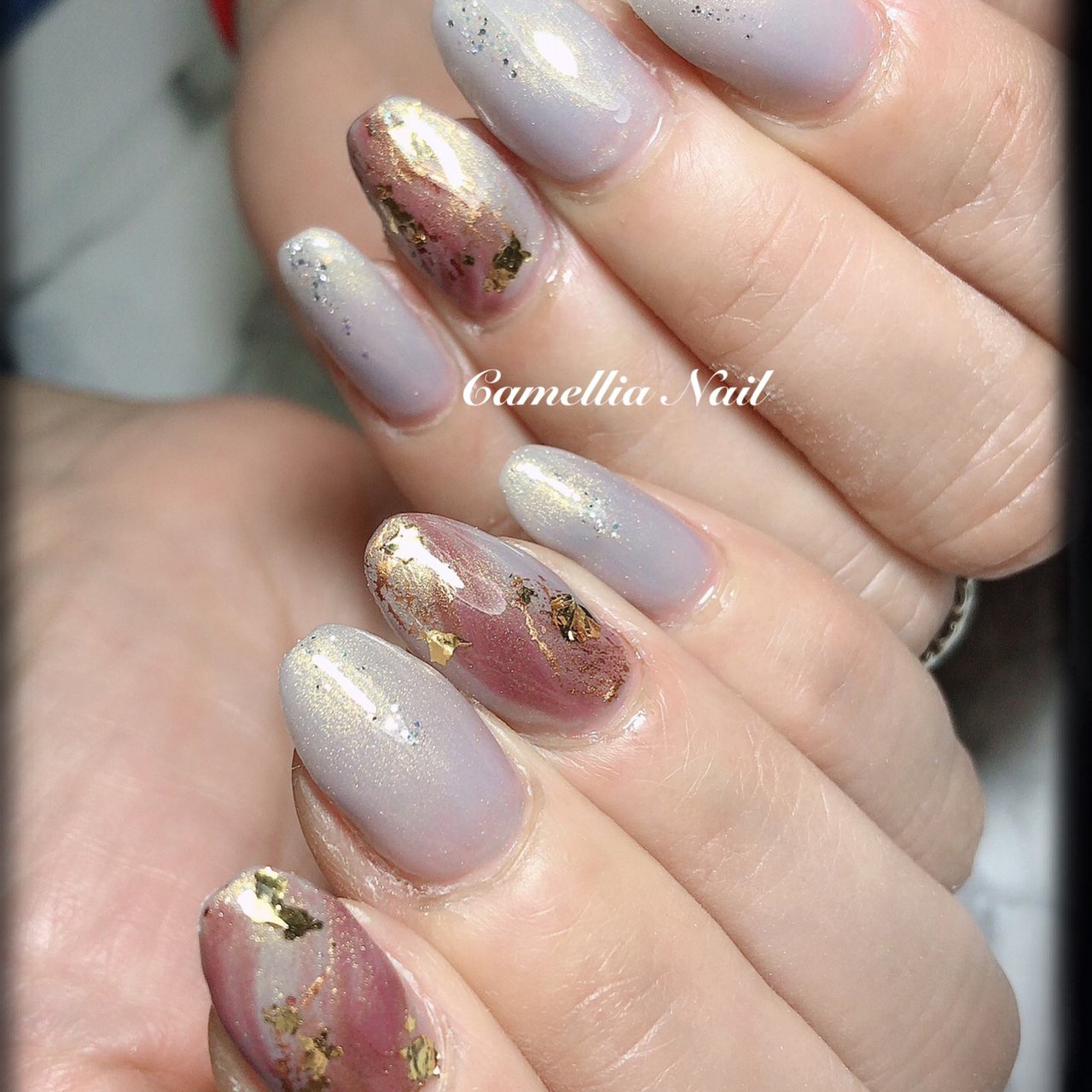 オールシーズン ハンド ニュアンス ミディアム ブラウン Camellia Nailのネイルデザイン No ネイルブック