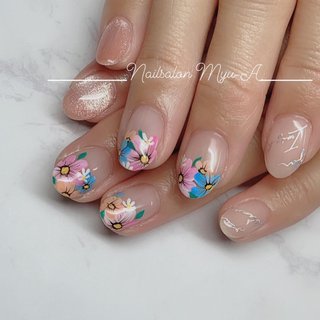 お花手書きネイルのネイルデザイン ネイルブック