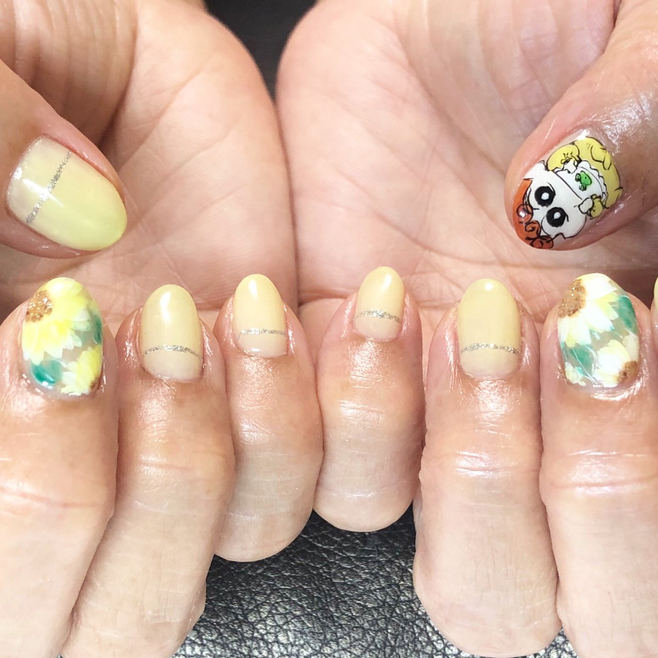 夏 ハンド ワンカラー フラワー キャラクター Ei Nailのネイルデザイン No ネイルブック