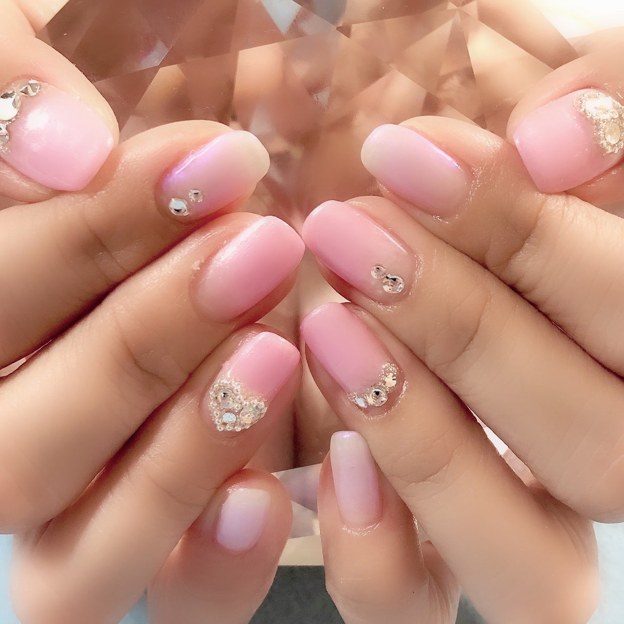 オールシーズン バレンタイン オフィス 女子会 ハンド マツエクネイルcalmeのネイルデザイン No ネイルブック