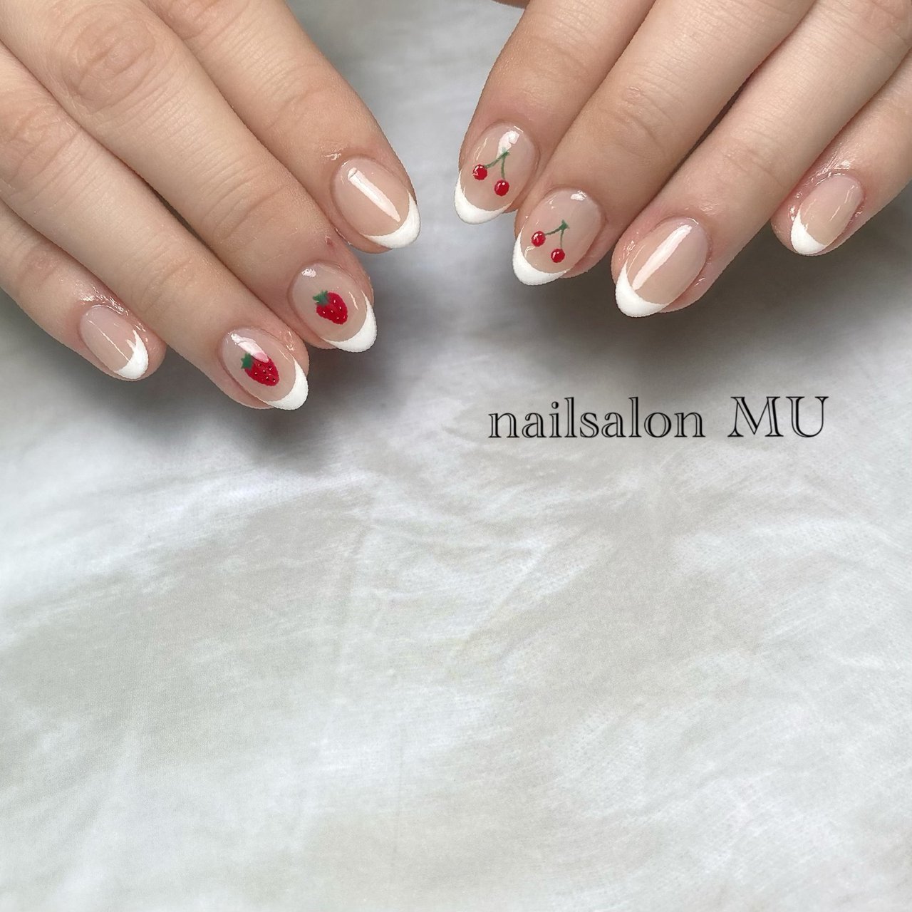 フレンチ フルーツ ホワイト レッド グリーン Nailsalon Mu ミウ のネイルデザイン No ネイルブック