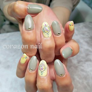 22年 新着順 春 ブローチ グレーのネイルデザイン ネイルブック