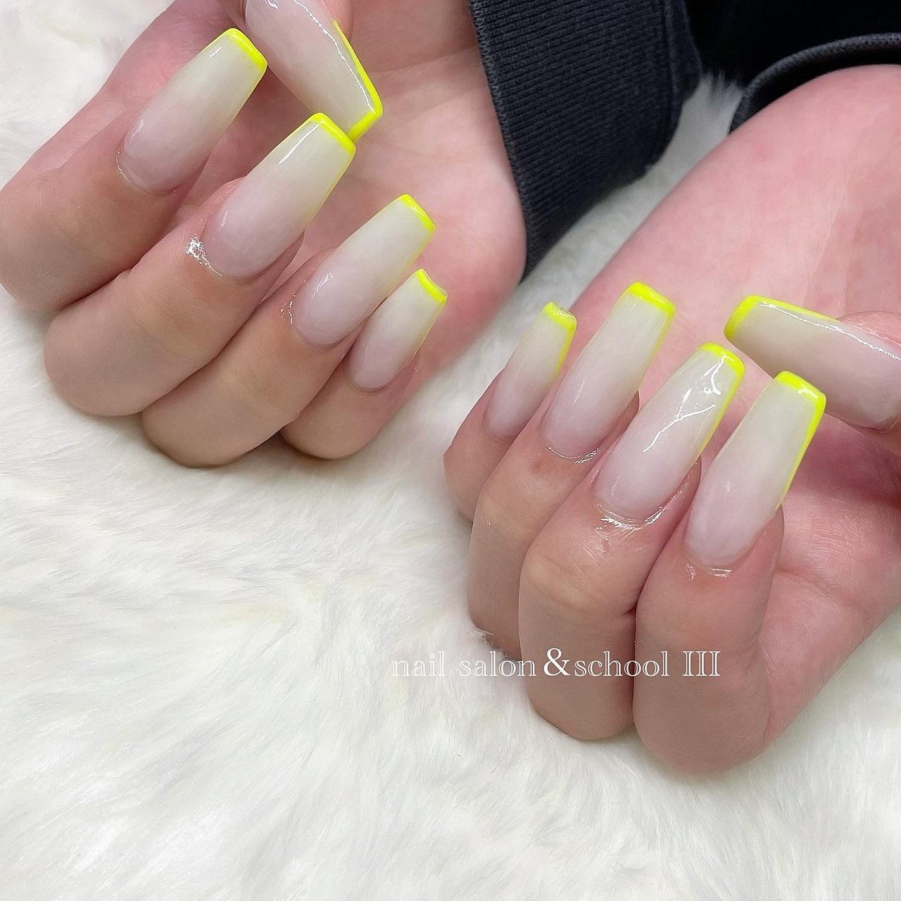 夏 ハンド フレンチ ロング ホワイト Nail Salon School Three Nail のネイルデザイン No ネイルブック