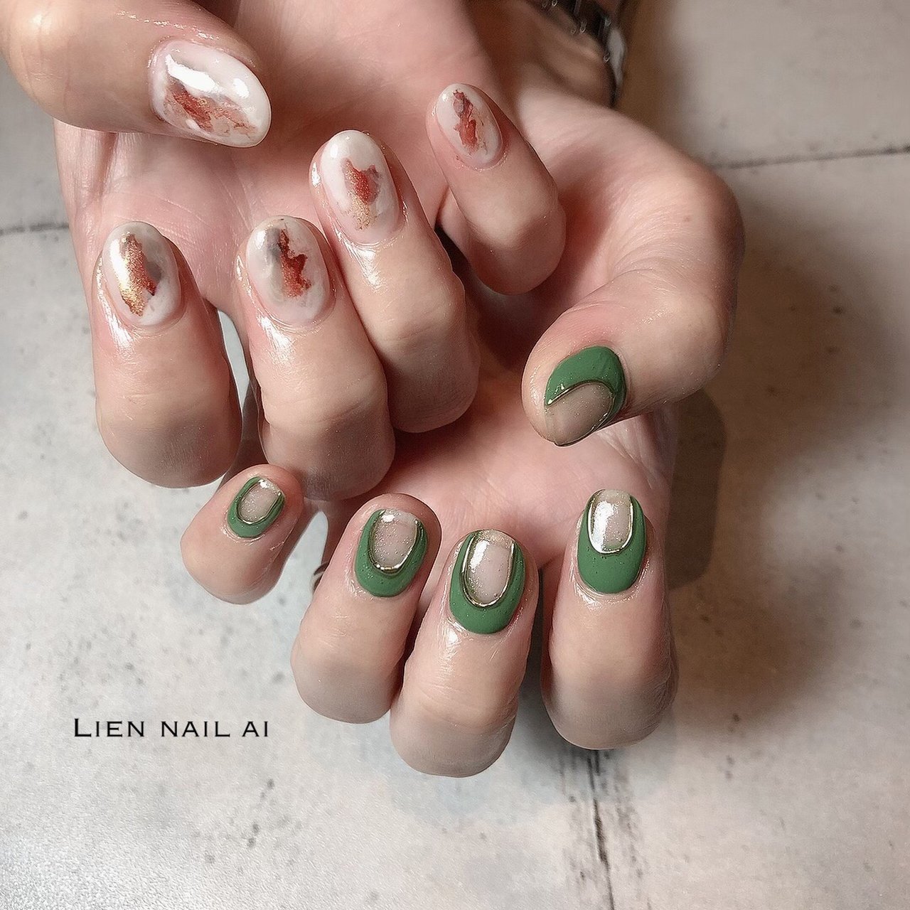 夏/ハンド/ニュアンス/ミラー/グリーン - I.のネイルデザイン[No