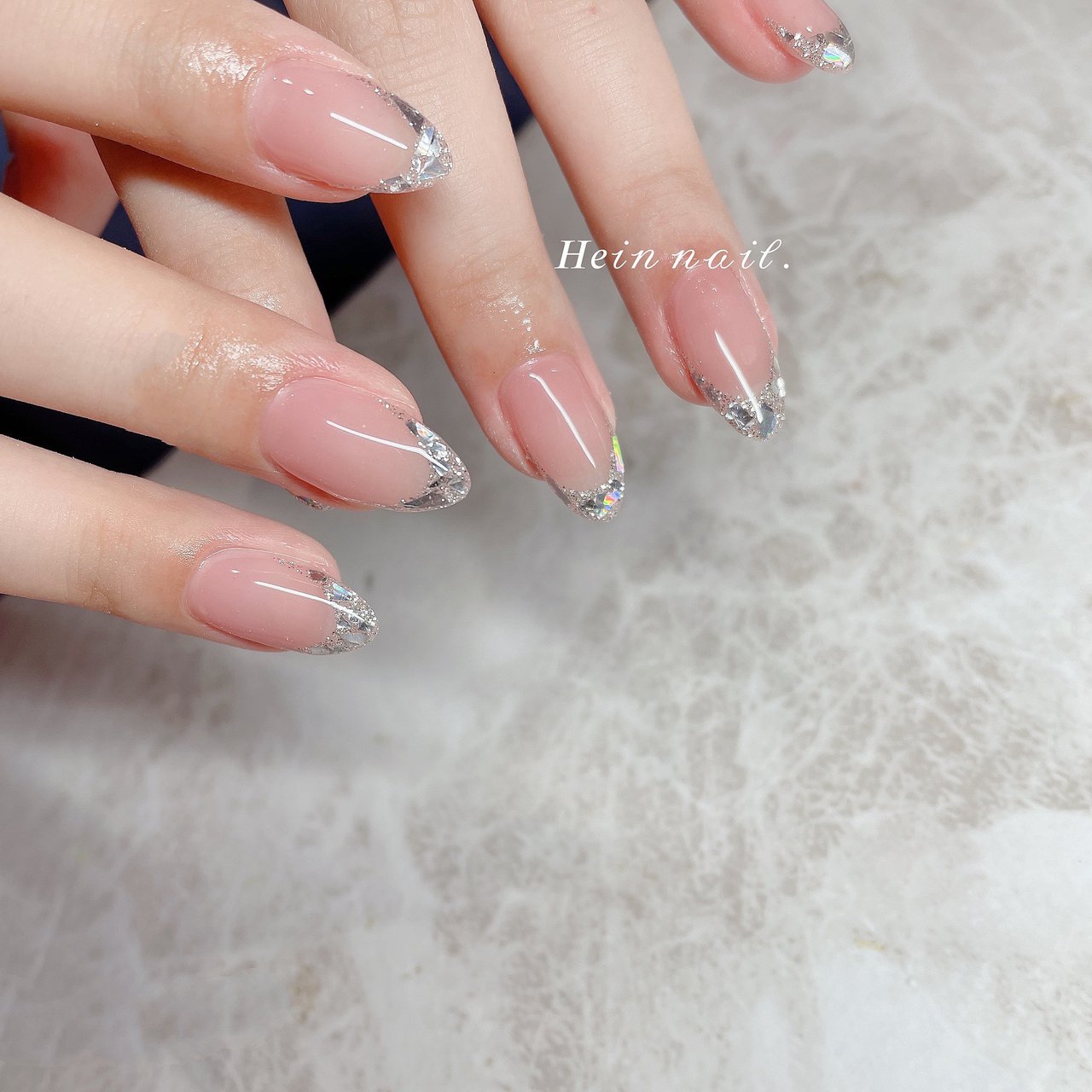 フレンチ ラメ ベージュ ピンク シルバー Hein Nail のネイルデザイン No ネイルブック