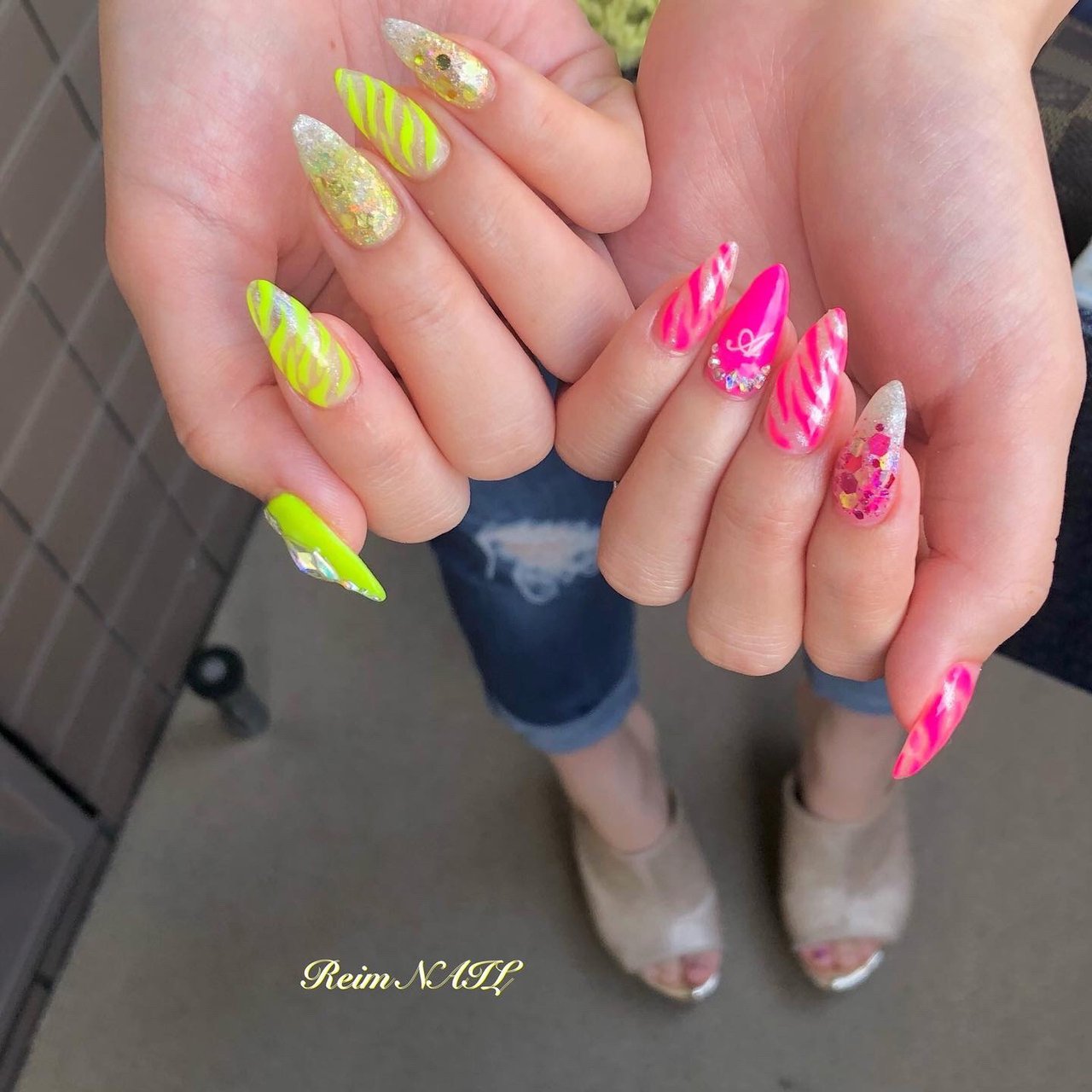 夏 ハンド ビジュー ホログラム ワンカラー Reimのネイルデザイン No ネイルブック