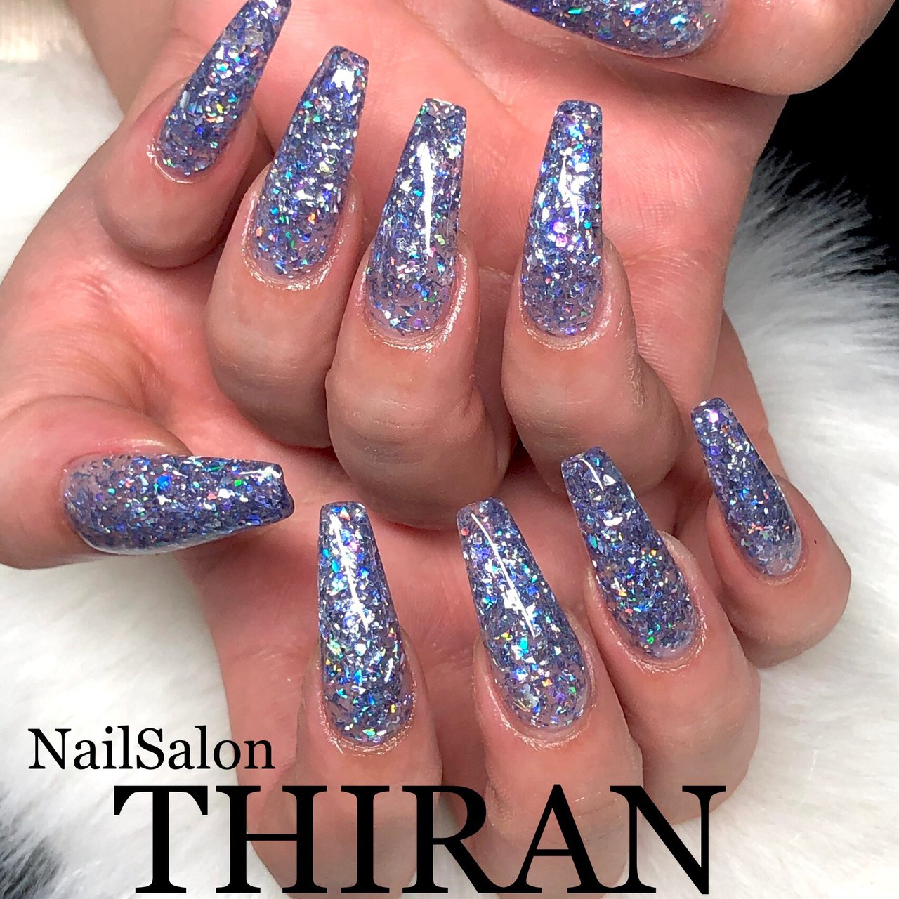 オールシーズン ハンド シンプル ホログラム ラメ Nailsalon Thiranのネイルデザイン No ネイルブック