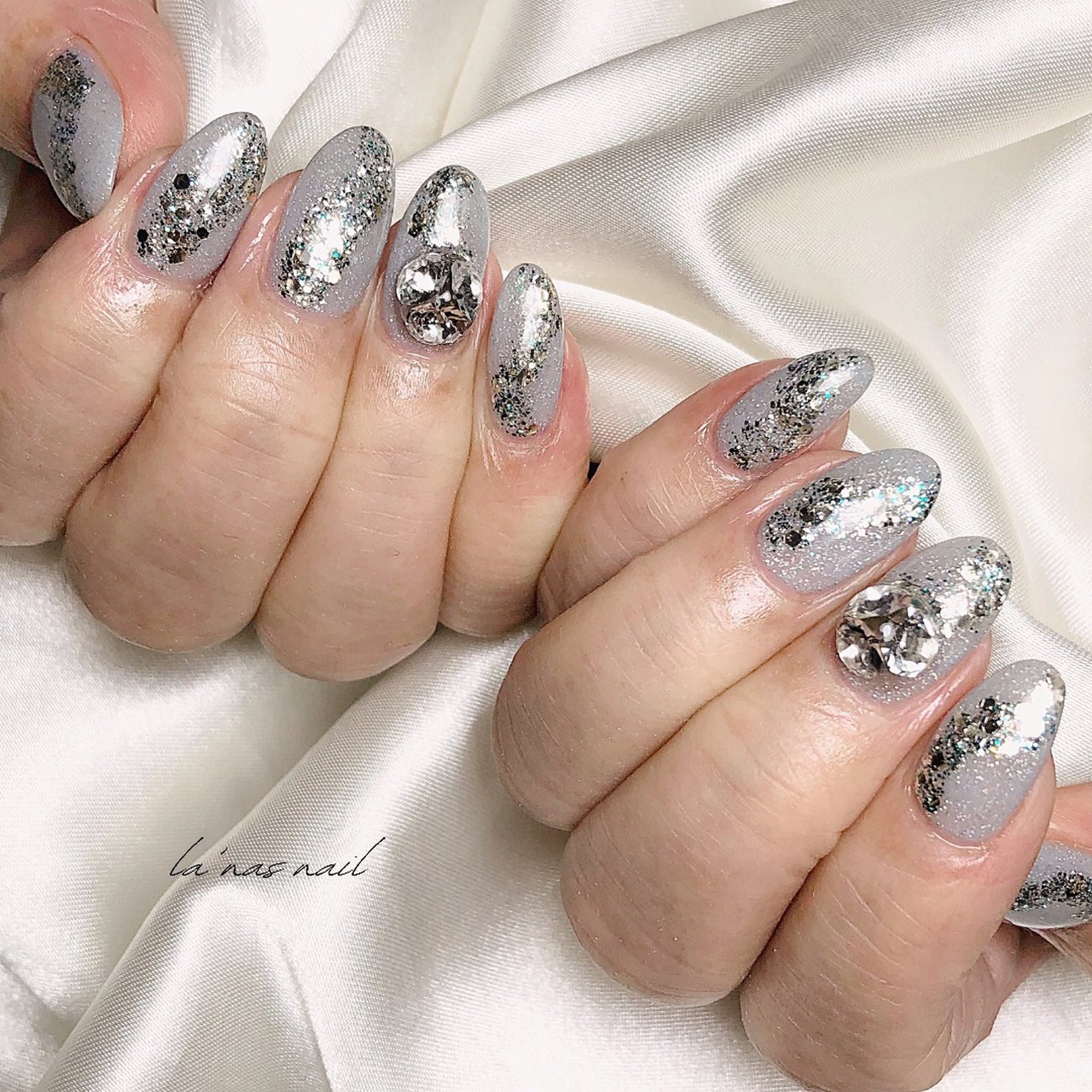 グレー シルバー La Nas Nail Naomiのネイルデザイン No ネイルブック