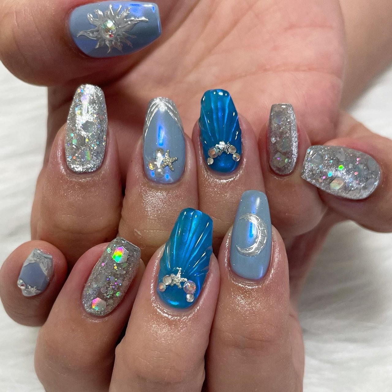 夏 オールシーズン ハンド ラメ 人魚の鱗 あすぴーのネイルデザイン No ネイルブック