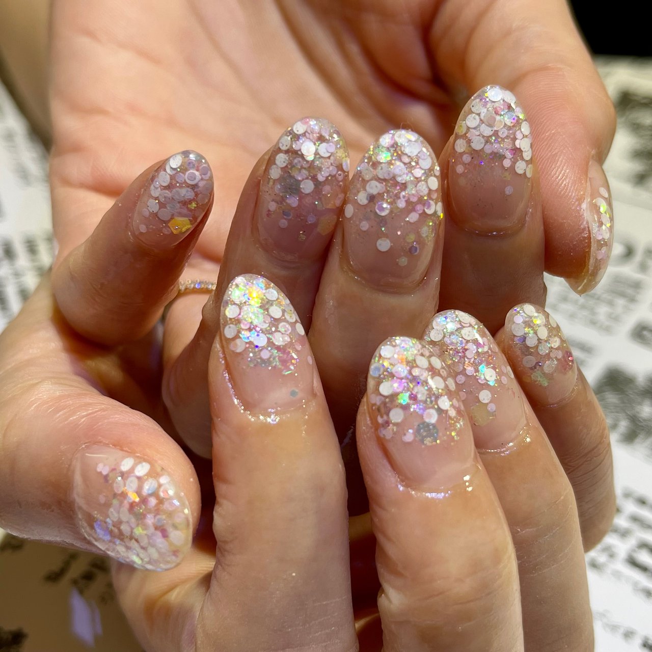 オールシーズン ハンド グラデーション ホログラム ミディアム 久美のネイルデザイン No ネイルブック