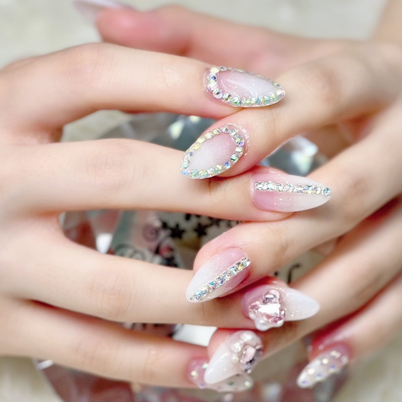 オールシーズン ハンド グラデーション ビジュー ラメ My Nailのネイルデザイン No ネイルブック