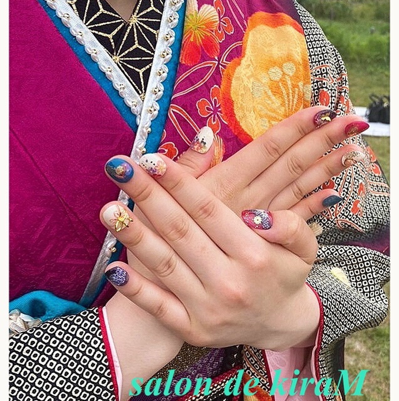 成人式 ハンド ラメ フラワー レトロ Salondekiramのネイルデザイン No ネイルブック