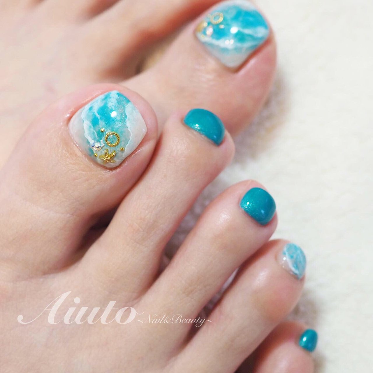 夏 海 リゾート フット ラメ Aiuto Nail Beauty のネイルデザイン No ネイルブック