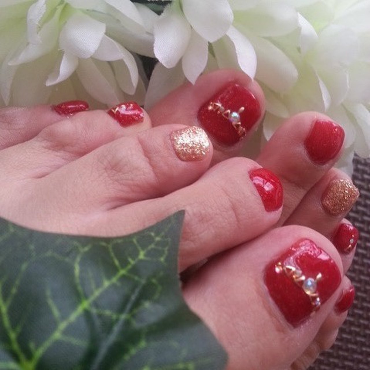 フット シンプル ビジュー ワンカラー レッド Nailsalon Minervaのネイルデザイン No ネイルブック