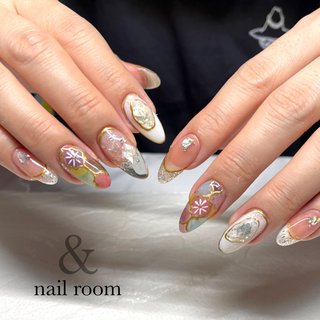 クリアフレンチ風とタイルネイル💅 
✁┈┈┈┈┈┈┈┈┈┈┈┈．
今まで通り衛生管理を徹底して
営業させて頂いております😊
御来店の際にはお客様にも
手洗い･マスク着用をお願いしております。

また、アートネイルをするお客様には
オフセットの購入をおすすめしております。
まずは移らない･移さない努力を
続ける事は大切ですが
少しでもアートを楽しみ
自分の身も守る為に体調を崩された場合
ご自身でネイルオフをして
病院に向かって頂きたいと思ってます。
詳しい事はまた施術の際に
お伝えさせて頂いております😊

#福井ネイル#ネイルサロン福井#アートし放題#ジェルネイル#ジェリップ取り扱い店#美爪#艶々ワンカラー#綺麗のお手伝いさせてください#nailroomand#お爪のお悩み解決します#kokoist#フットネイル#デコラティブネイル#アイスネイル#ニュアンス#クリアフレンチ#マグネットジェル#マグネットネイル#韓流ネイル#蝶々ネイル.＃氷ネイル#クリアフレンチ #タイルネイル #春 #夏 #オールシーズン #海 #ハンド #フレンチ #アンティーク #ステンドグラス #ロング #ピンク #ターコイズ #カラフル #ジェルネイル #お客様 #nailroom ＆ #ネイルブック