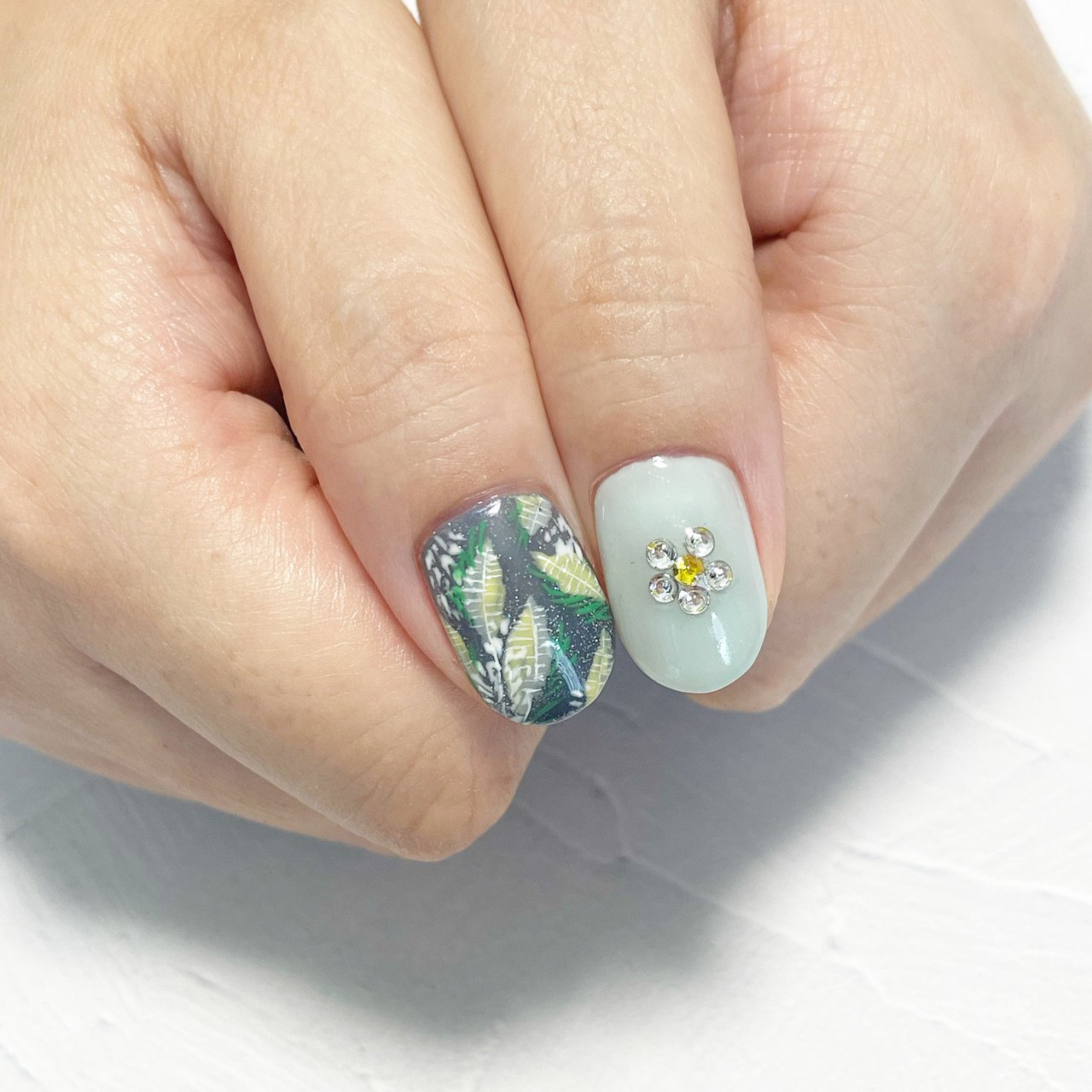 夏 ハンド フラワー トロピカル ボタニカル Nailroomのネイルデザイン No ネイルブック