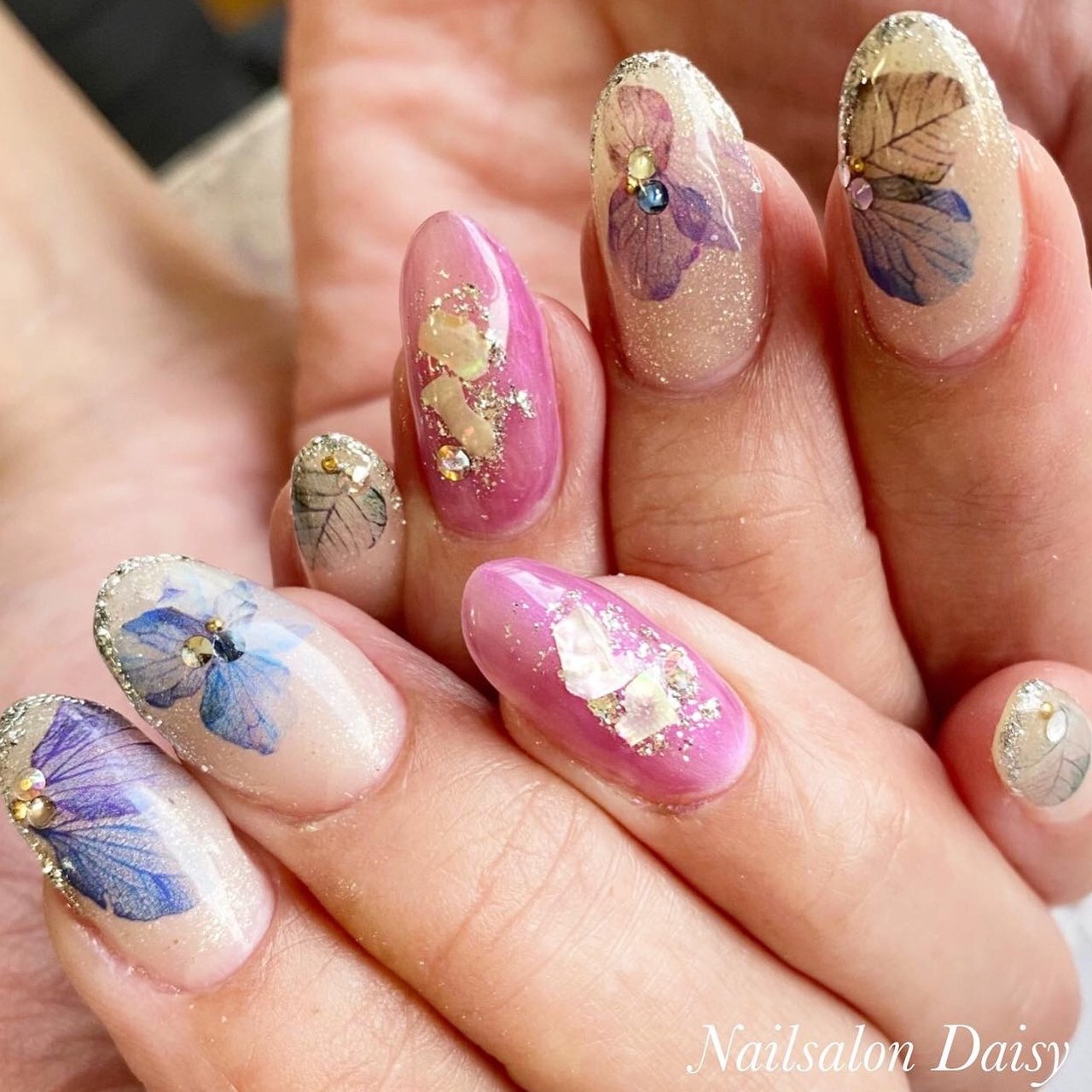 夏 オールシーズン ハンド フラワー ホワイト Nailsalondaisyのネイルデザイン No ネイルブック