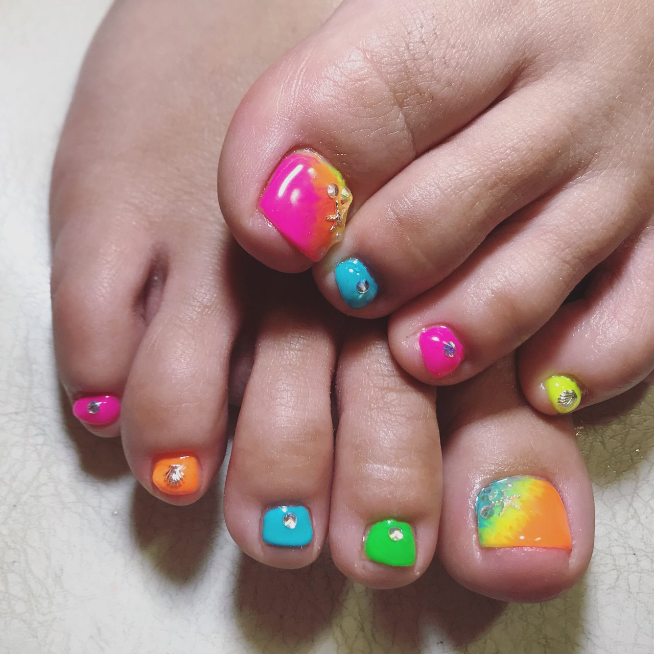 夏 オールシーズン フット グラデーション スターフィッシュ A Nailのネイルデザイン No ネイルブック