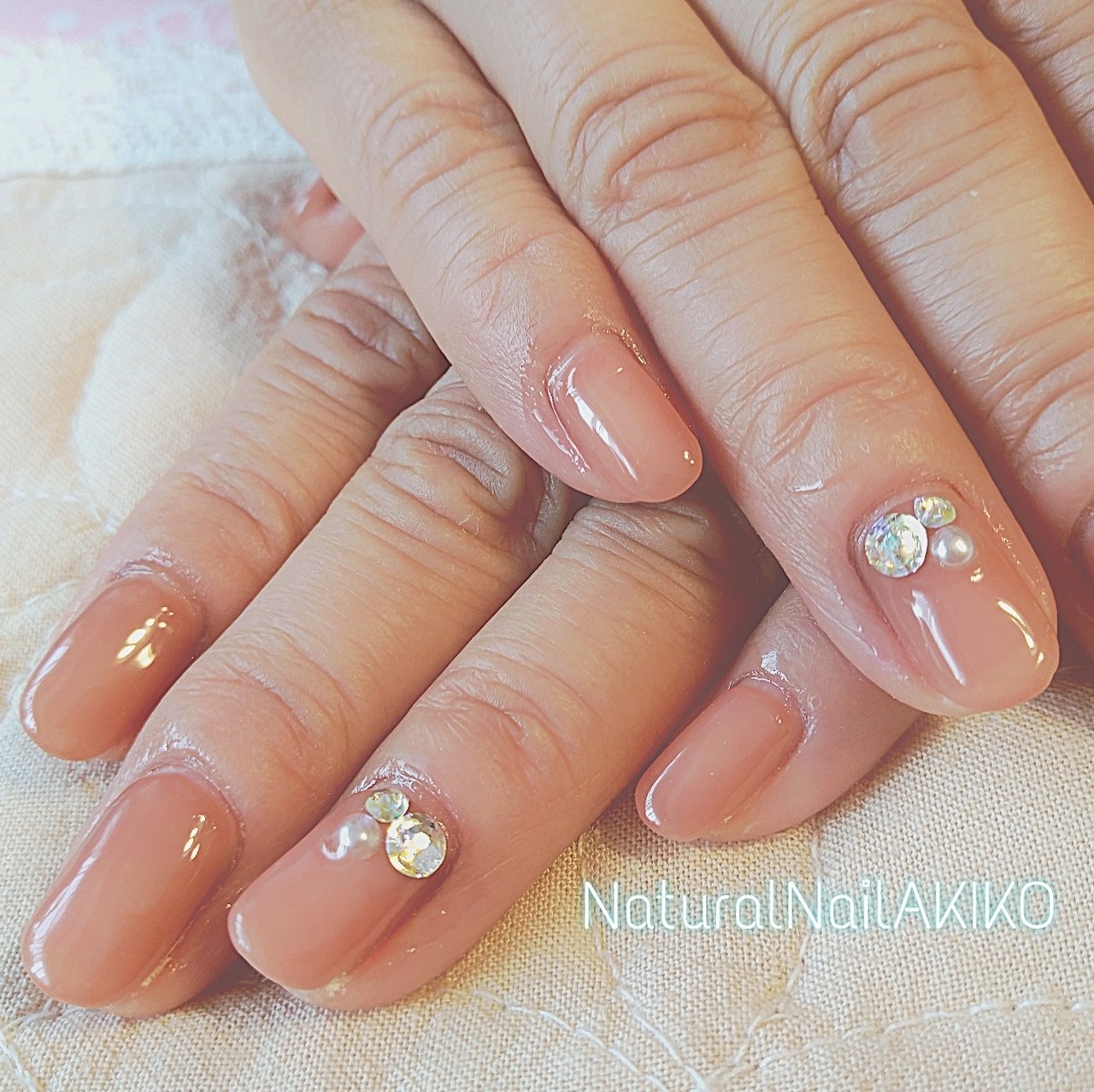 夏 ハンド シンプル ビジュー ワンカラー Nail Akikoのネイルデザイン No ネイルブック