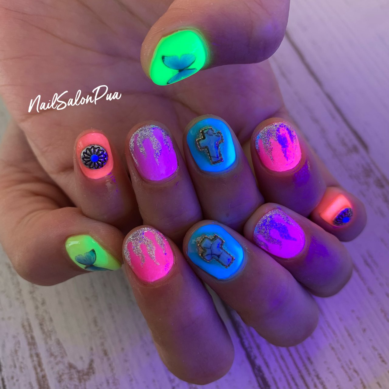 夏 旅行 海 リゾート ハンド Eriのネイルデザイン No ネイルブック