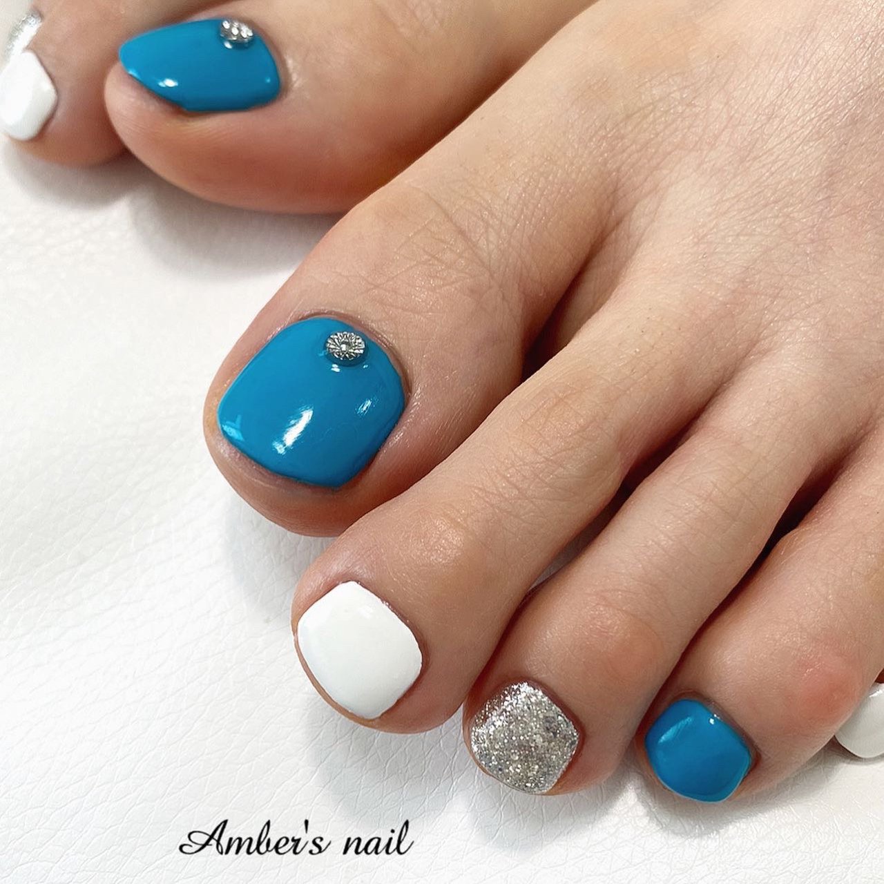 夏 旅行 女子会 フット シンプル Amber S Nail アンバーズネイルのネイルデザイン No ネイルブック