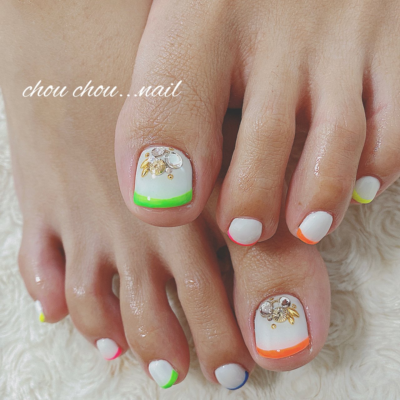 夏 フット フレンチ 変形フレンチ Nail Salon Chouchouのネイルデザイン No ネイルブック