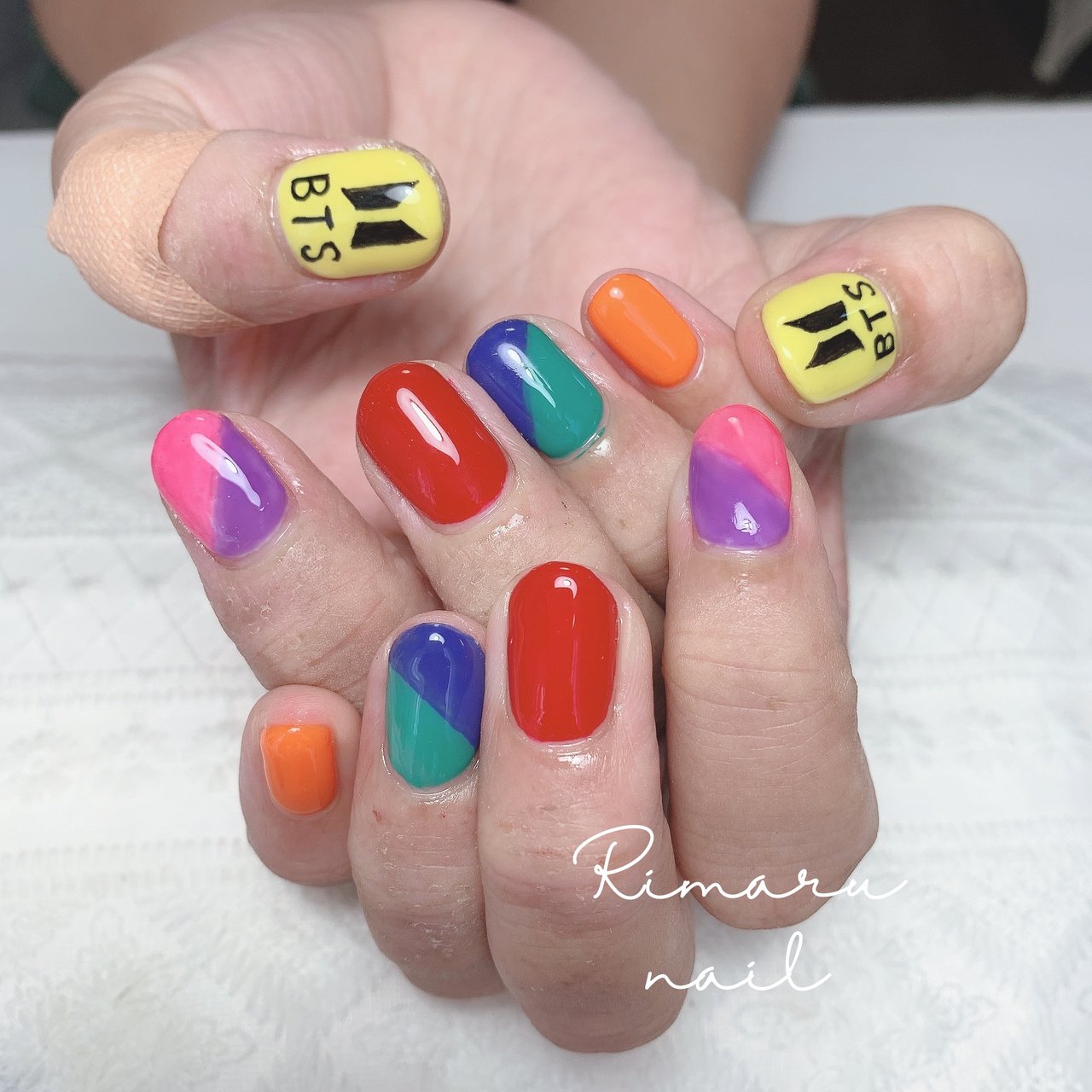 夏 ワンカラー バイカラー カラフル ジェルネイル Hiromiのネイルデザイン No ネイルブック