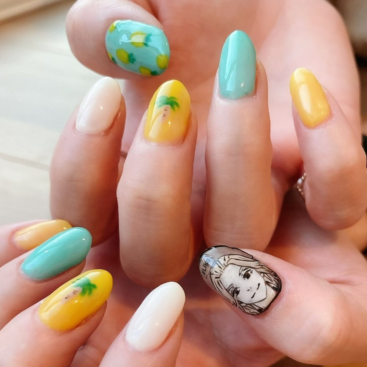 夏 ハンド ワンカラー 痛ネイル トロピカル Yumi Nailのネイルデザイン No ネイルブック