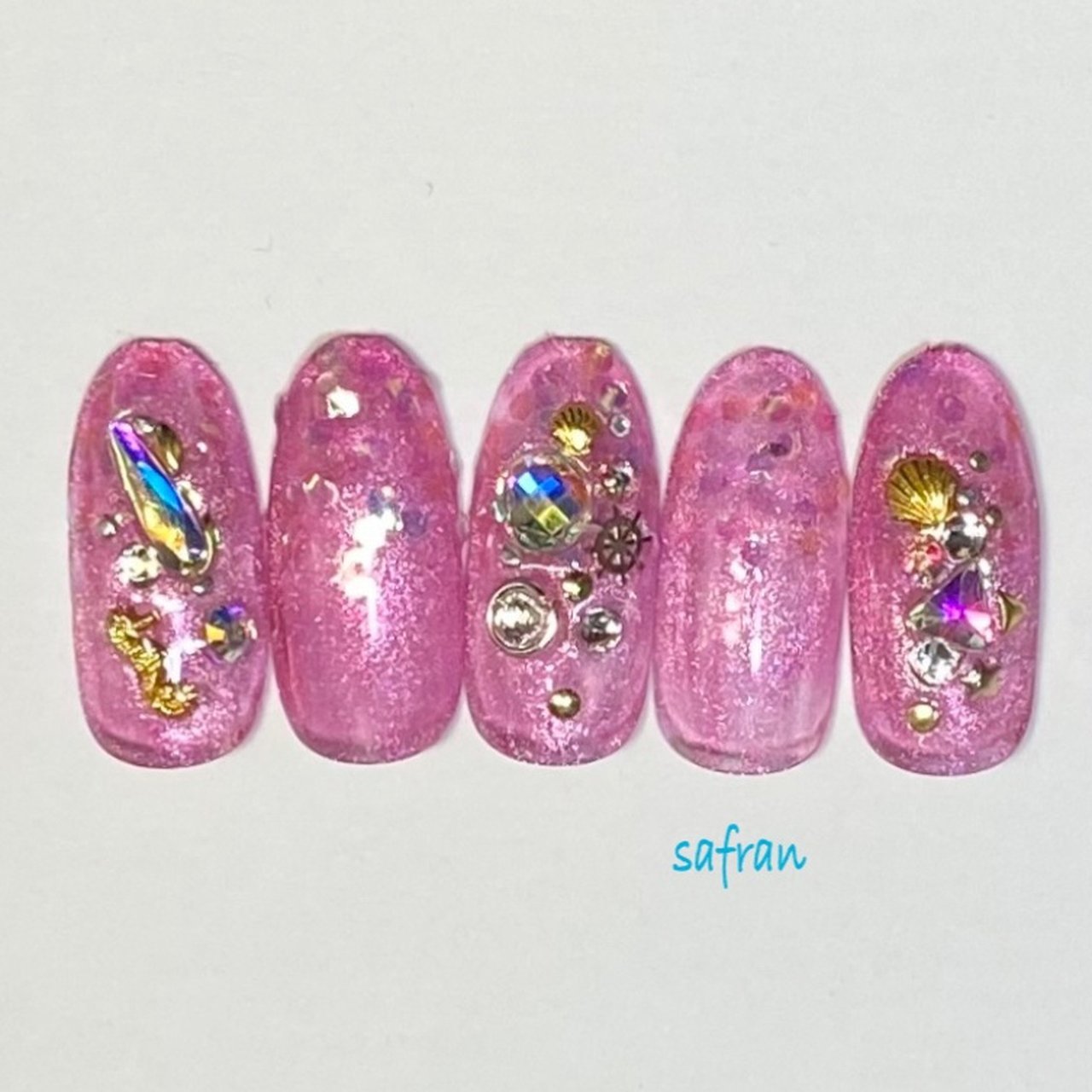 夏 旅行 海 ハンド ビジュー サフランのネイルデザイン No ネイルブック