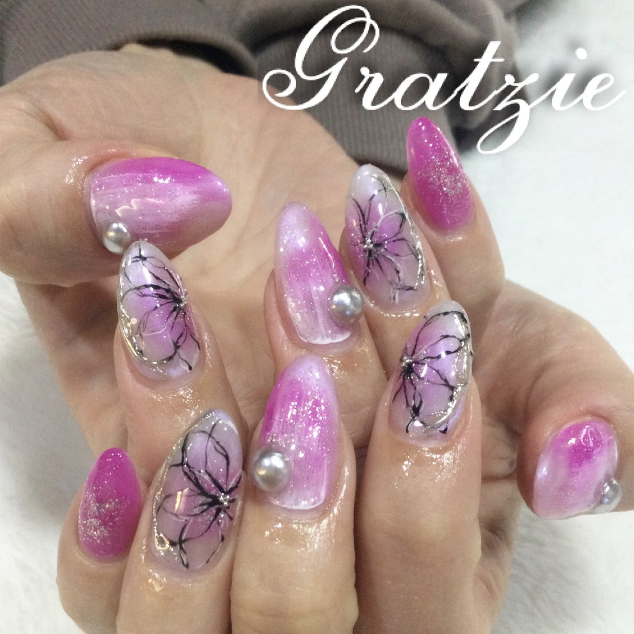 夏 オールシーズン ハンド グラデーション ビジュー グラッツェのネイルデザイン No ネイルブック