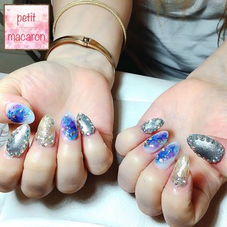 ｡* ❤︎… …❤︎*。｡* ❤︎… …❤︎*。｡* ❤︎… …❤︎*。 ・
お客様ネイル💅💅
・
ブルーにしたいと仰る常連様😊💠
華やかにスワロを散りばめてキラキラ🤩
・
ニュアンスアートが幻想的で素敵でした💖
・
いつもご来店ありがとうございます🙇‍♀️
次回も楽しみにお待ちしております😆
・
｡* ❤︎… …❤︎*。｡* ❤︎… …❤︎*。｡* ❤︎… …❤︎*。
・
ジェルができないお客様はリラクゼーション✨
【ケア&スパ】がおすすめ🦵
・
✅ネイルケア
✅フットケア（かかと角質除去含む）
✅ハンド&フットスパ
・
｡* ❤︎… …❤︎*。｡* ❤︎… …❤︎*。｡* ❤︎… …❤︎*。
・
🦠新型コロナ対策🦠
・
✅マスク着用
✅手洗い、手指消毒
✅ドアノブやジェルライト、テーブルやチェアーなどの環境消毒
✅窓とドアを開けて換気
✅当日体調がすぐれない方は、予約変更に対応😊
・
｡* ❤︎… …❤︎*。｡* ❤︎… …❤︎*。｡* ❤︎… …❤︎*。
・
💖アプリ会員様募集中💖
・
限定クーポン多数ご用意♪
アプリ取得、空き確認はこちら👇
　https://petitmacaron.mobi/point.html
・
｡* ❤︎… …❤︎*。｡* ❤︎… …❤︎*。｡* ❤︎… …❤︎*。
・
【ネイル・フットケア・スクール】
-petit macaron-プティマカロン
・
🚩大阪府四條畷市雁屋北町8-12
JR四条畷駅徒歩10分🚞
R170号天下一品ウラ、駐車場完備🚗
・
⏰営業時間:9:30～17:30
🧡定休日:不定休
・
*******************
・
👇ご予約・お問い合わせ👇
・
✅080-3034-3853（岩本）
✅LINE《sweets-house》※ID検索or下記URLから友達追加
https://line.me/ti/p/kJrB64uegS
✅公式アプリ（こちらから👇）
https://petitmacaron.mobi/point.html
✅InstagramのDM✉️
・
｡* ❤︎… …❤︎*。｡* ❤︎… …❤︎*。｡* ❤︎… …❤︎*。
・
《ネイルスクール生徒様募集中💓》
・
1級ネイリスト・ジェルネイル講師が直接指導❗️
マンツーマン〜少人数制school
zoomレッスン対応◎
オリジナル動画が見放題！
LINEにて画像添削も無制限！
・
検定対策&1DAY単発も✨
セルフネイル、サロン就職、自宅サロン開業サポート💁‍♀️
まずは資料請求or無料相談会にて✨
・
*******************
◆ホームページ◆
https://petit-macaron.shopinfo.jp

_________________________________.

#大阪ネイルサロン
#大阪ネイルスクール
#四條畷ネイルサロン
#大東ネイルサロン
#寝屋川ネイルサロン
#枚方ネイルサロン
#ジェルネイル#gelnails
#ネイルアート#一層残し
#プライベートネイルサロン#個室ネイルサロン
#プリジェル#PREGEL#プリジェルエデュケーター
#梅雨ネイル#ニュアンスネイル#キラキラネイル #マグネットネイル
#お子様連れokネイルサロン#赤ちゃん連れネイルサロン
#駐車場ありネイルサロン #駐車場完備ネイルサロン #夏 #七夕 #海 #パーティー #ハンド #ビジュー #ホログラム #ラメ #ニュアンス #マグネット #ロング #ブルー #ゴールド #シルバー #ジェルネイル #お客様 #岩本由佳♡Nails Rhapsody #ネイルブック