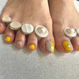 イエロー 黄 ラメラインのネイルデザイン ネイルブック