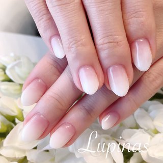 夏 グラデーション 白グラデーションネイルのネイルデザイン ネイルブック