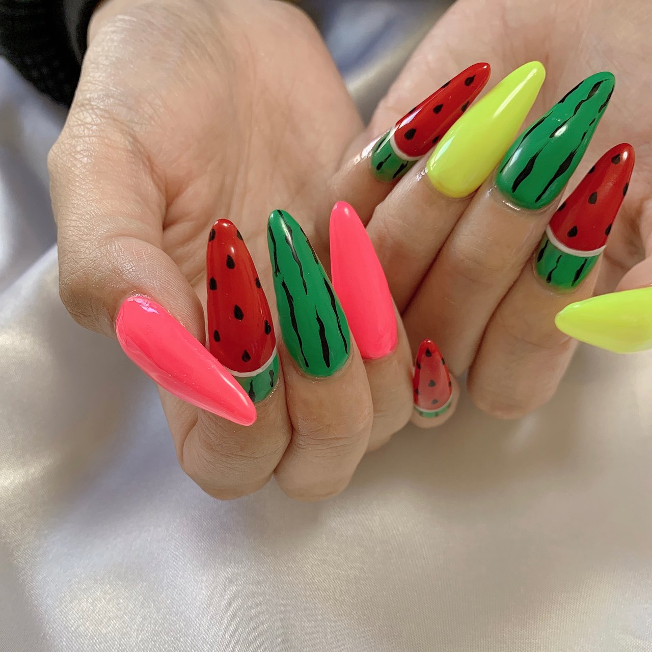 オールシーズン ハンド フルーツ ロング カラフル Nailsalon Neonのネイルデザイン No ネイルブック