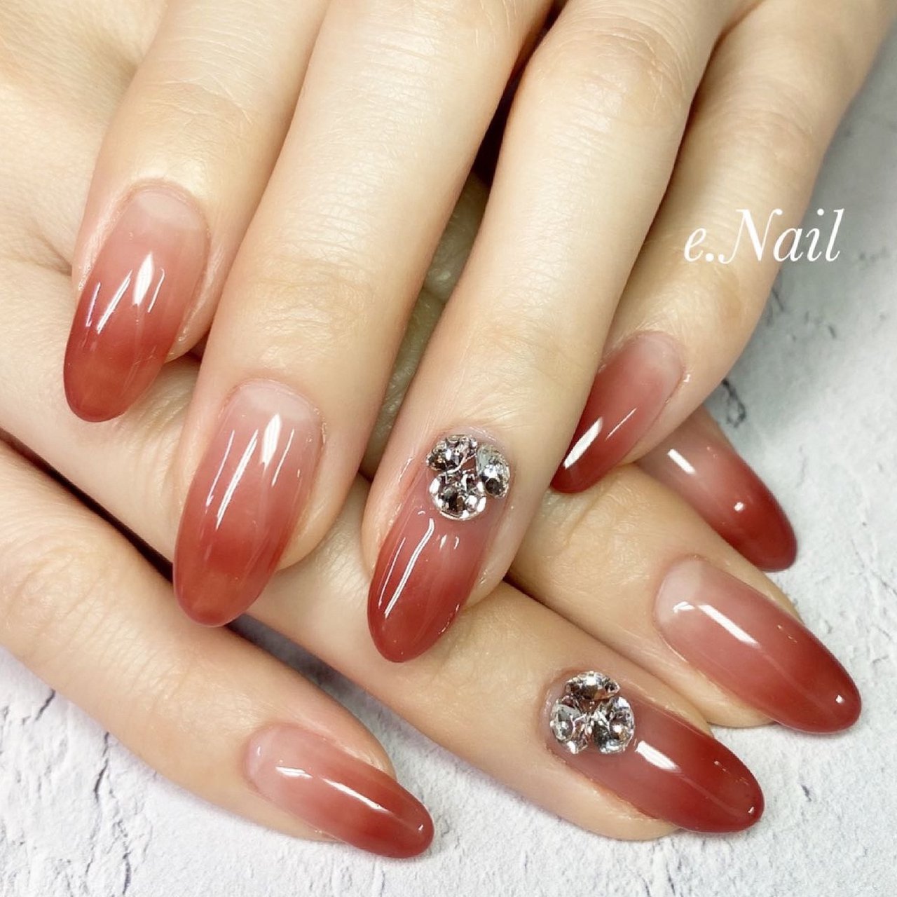 オールシーズン ハンド グラデーション ピンク レッド E Nailのネイルデザイン No ネイルブック