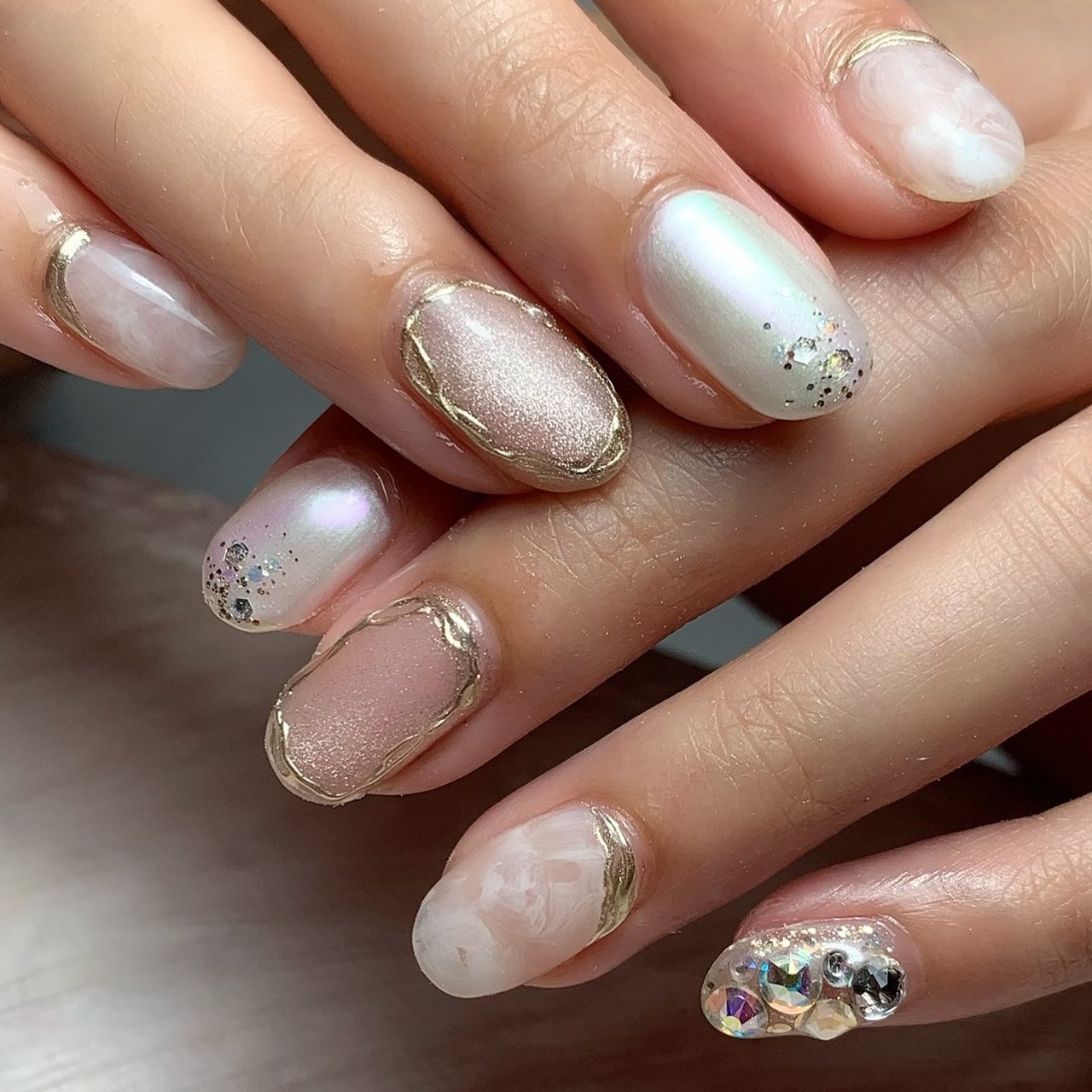 夏 ハンド ホワイト ベージュ グレージュ Bijou Nailのネイルデザイン No ネイルブック