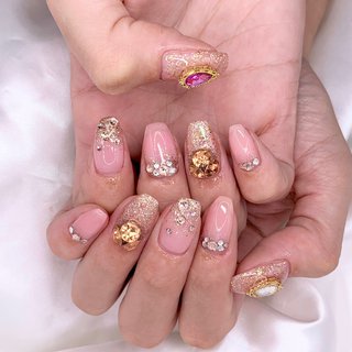 キラキラパーツのネイルデザイン ネイルブック
