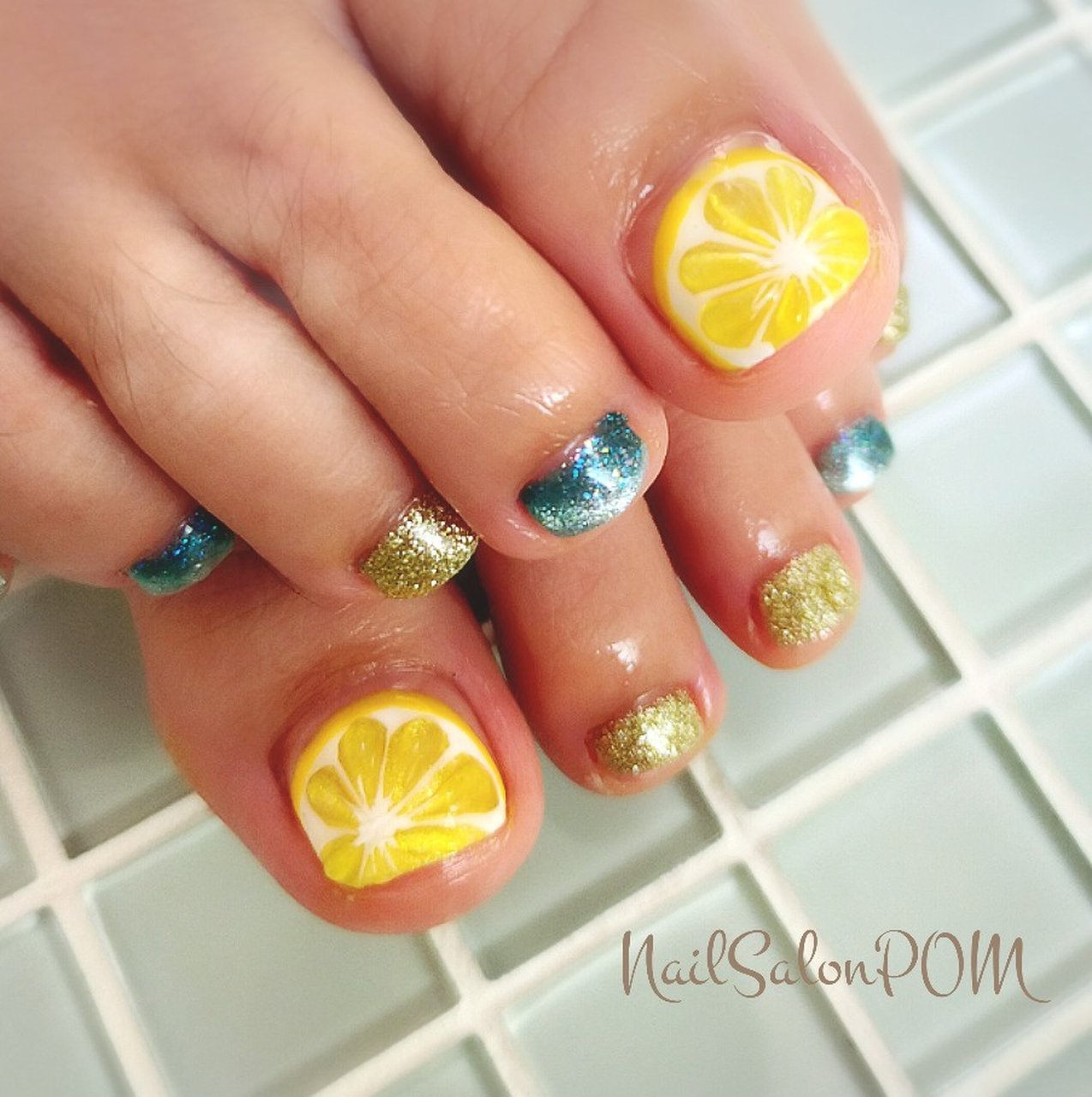 夏 旅行 女子会 ハンド ラメ Nail Salon Pomのネイルデザイン No ネイルブック