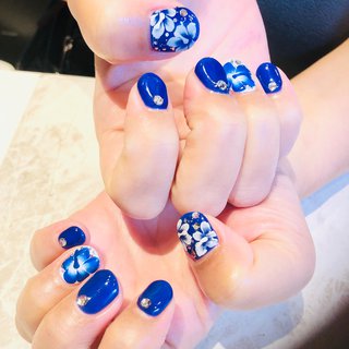 ブルー 青 ハイビスカスネイルのネイルデザイン ネイルブック