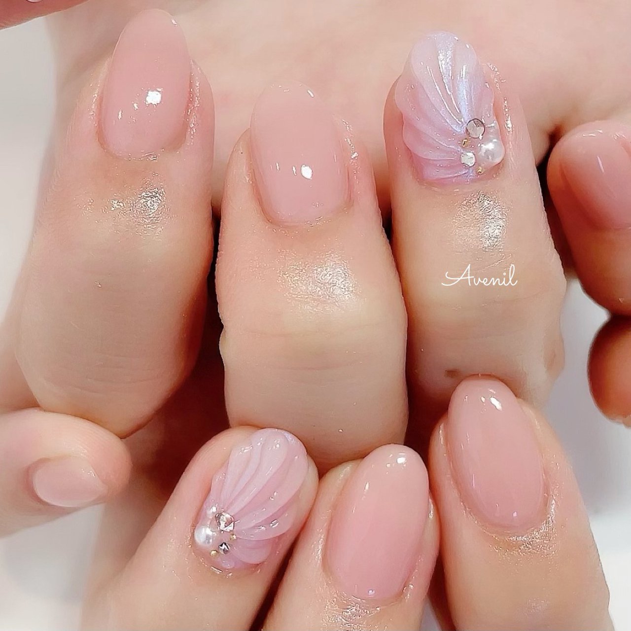 夏 ハンド 人魚の鱗 ピンク ジェルネイル Avenir 表参道 アヴィニール Nail Eyelash Salonのネイル デザイン No ネイルブック